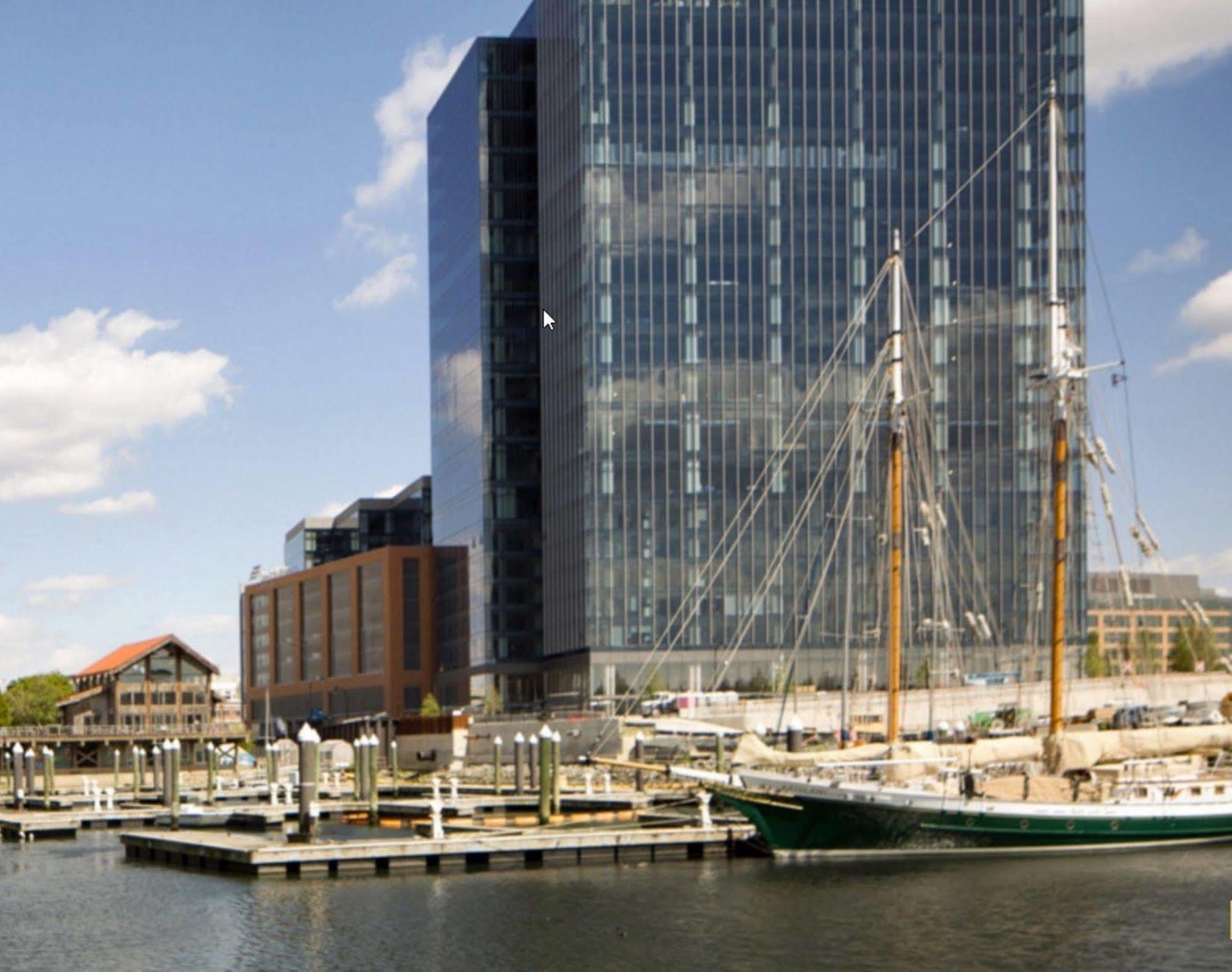 Global Luxury Suites At Harbor Point Baltimore Exterior photo